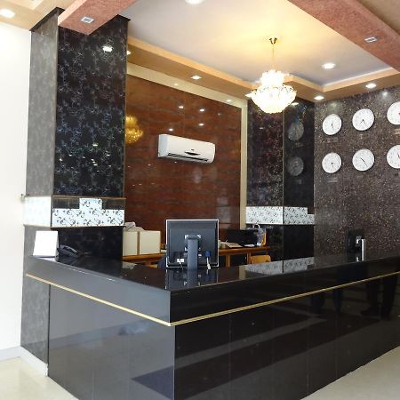 Hotel Sky Towers Karachi Exterior foto